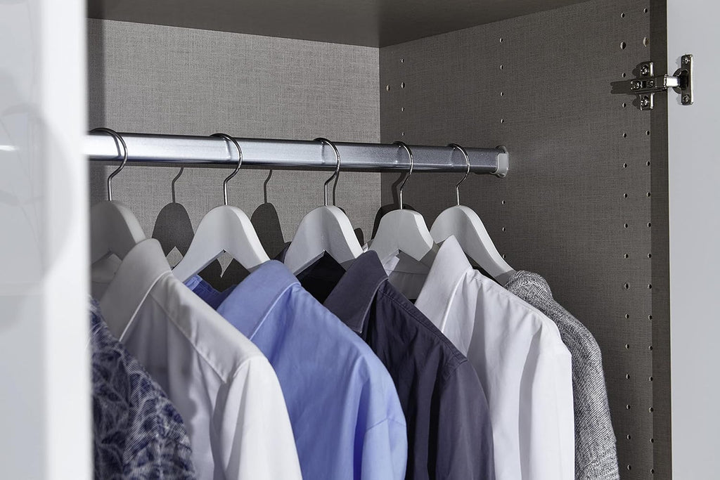 Rauch Möbel Celle, Kleiderschrank für Schlafzimmer, Kinderzimmer, Babyzimmer, Garderobe, Flur, 3-türig, 6 Schubladen, Farbe Hochglanz Weiß/Weiß, Breite 136 cm